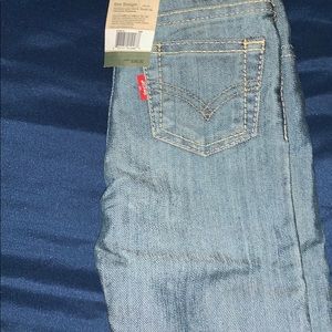 Levi’s slim straight leg